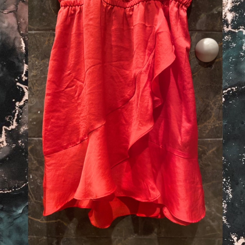 RED DRESS 💋 - Picture 4 of 5